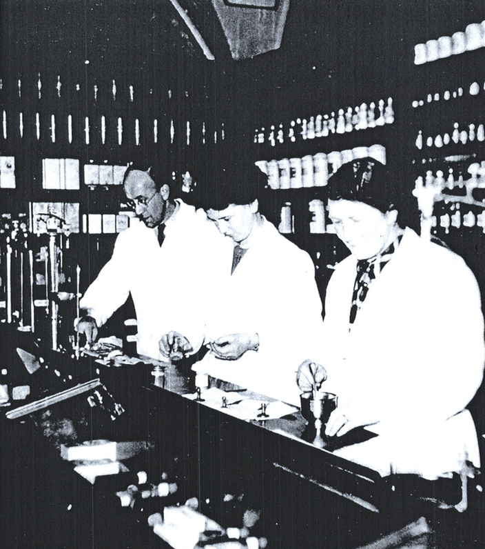 Zaposleni-pri-zamorcu-leta1954